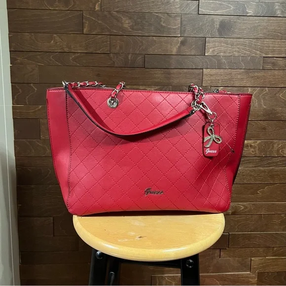 Guess Purse - Picture 1 of 4